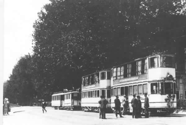 Bastioni di Porta Venezia. Tram elettrico per Monza